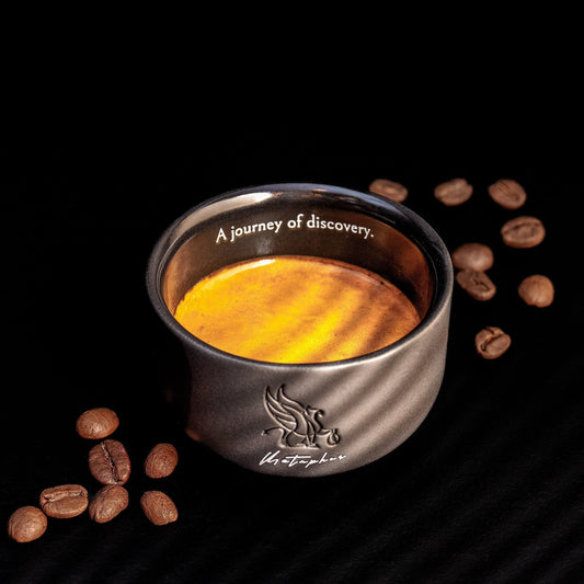 Ceașcă de espresso proaspăt preparat, ritual de mindfulness de dimineață Metaphor Coffee